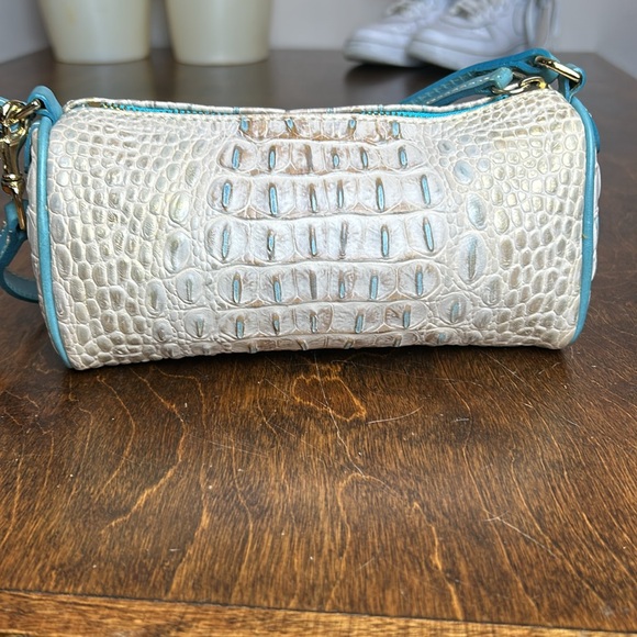 Dooney and Bourke clutch/wristlet - Picture 7 of 16